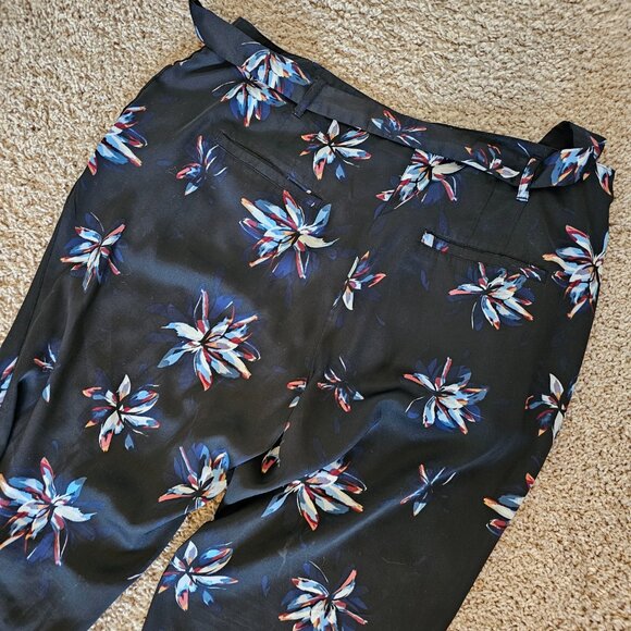 RW & Co Satin Floral Pants with tie waist - Picture 3 of 4